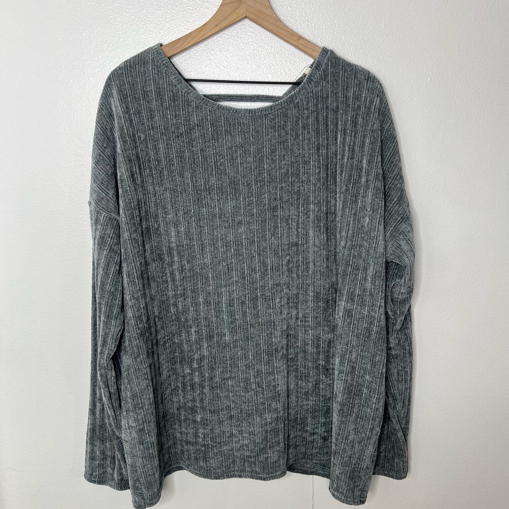 Easel • Open Back Gray Sweater Size Large